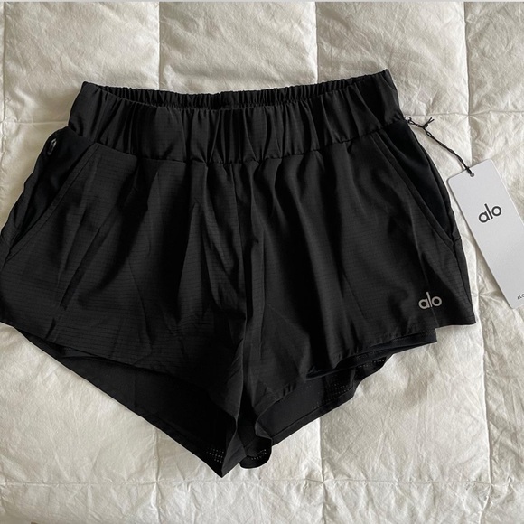 Alo Sport Star Short size Xs color Black BNWT - Picture 1 of 6